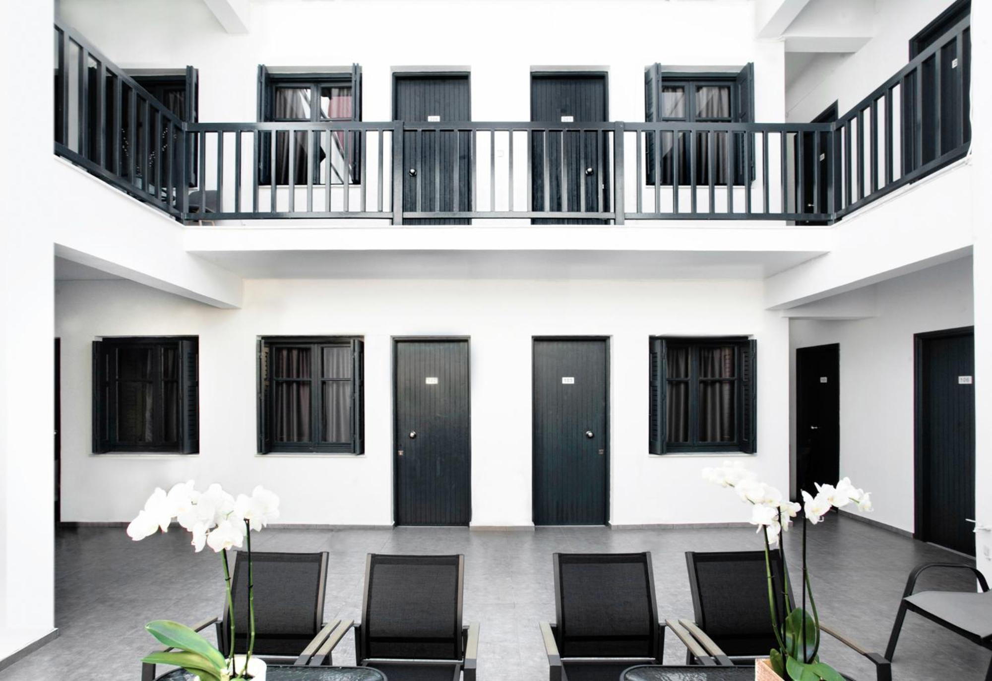 Atlas Suites Skiathos Town Exterior photo