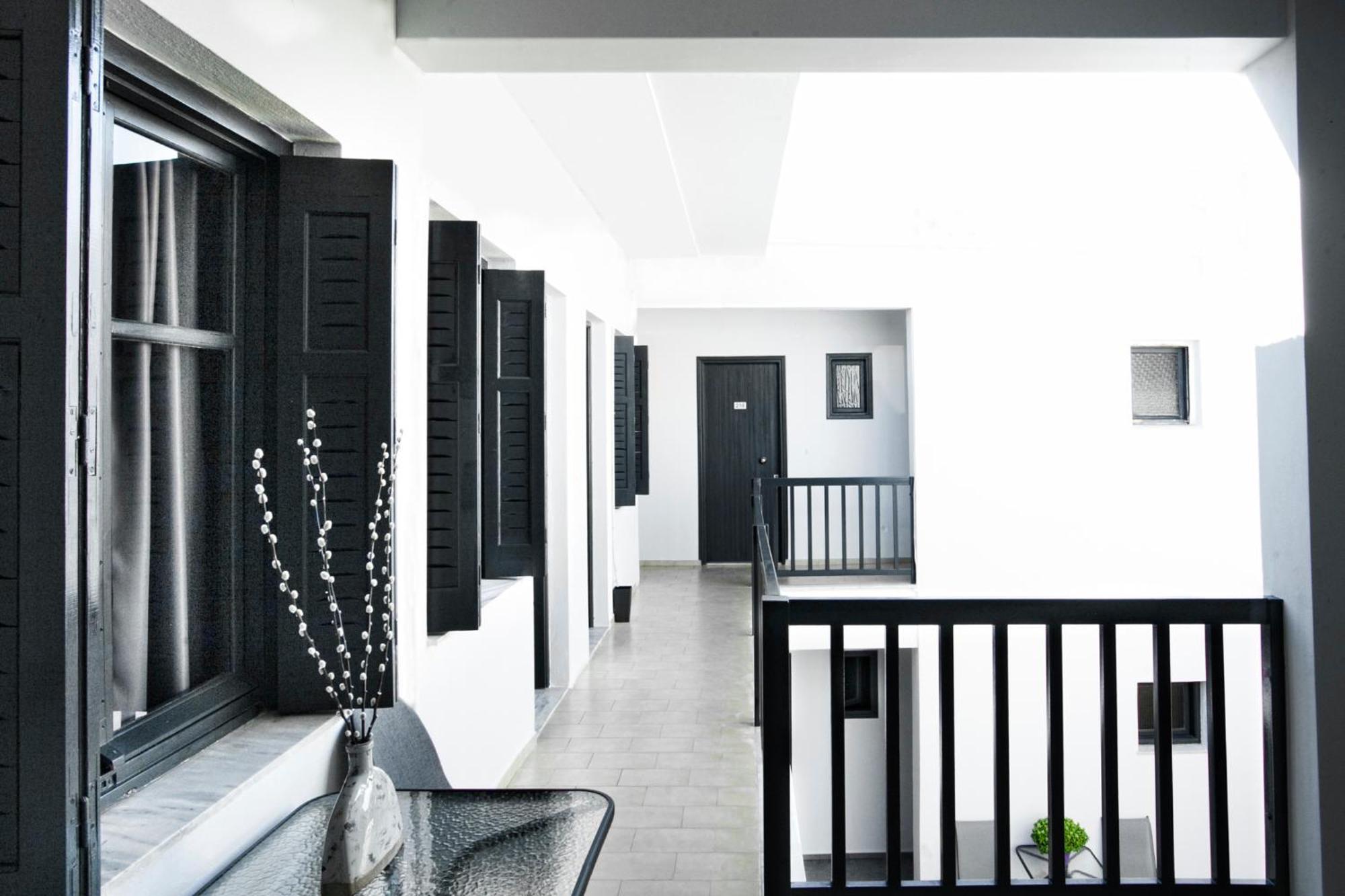 Atlas Suites Skiathos Town Exterior photo