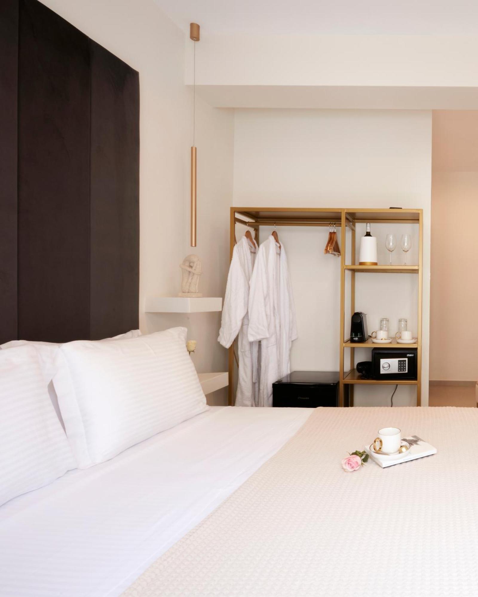 Atlas Suites Skiathos Town Exterior photo
