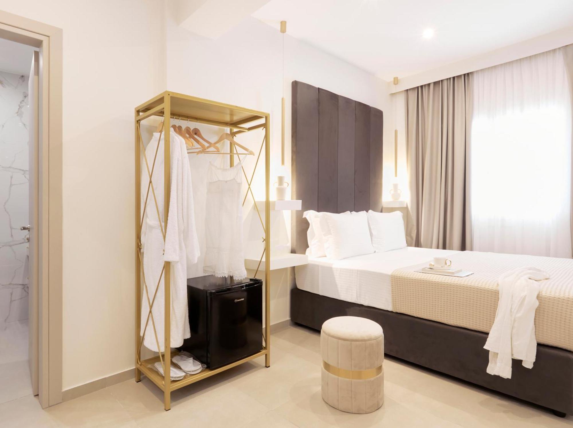 Atlas Suites Skiathos Town Exterior photo