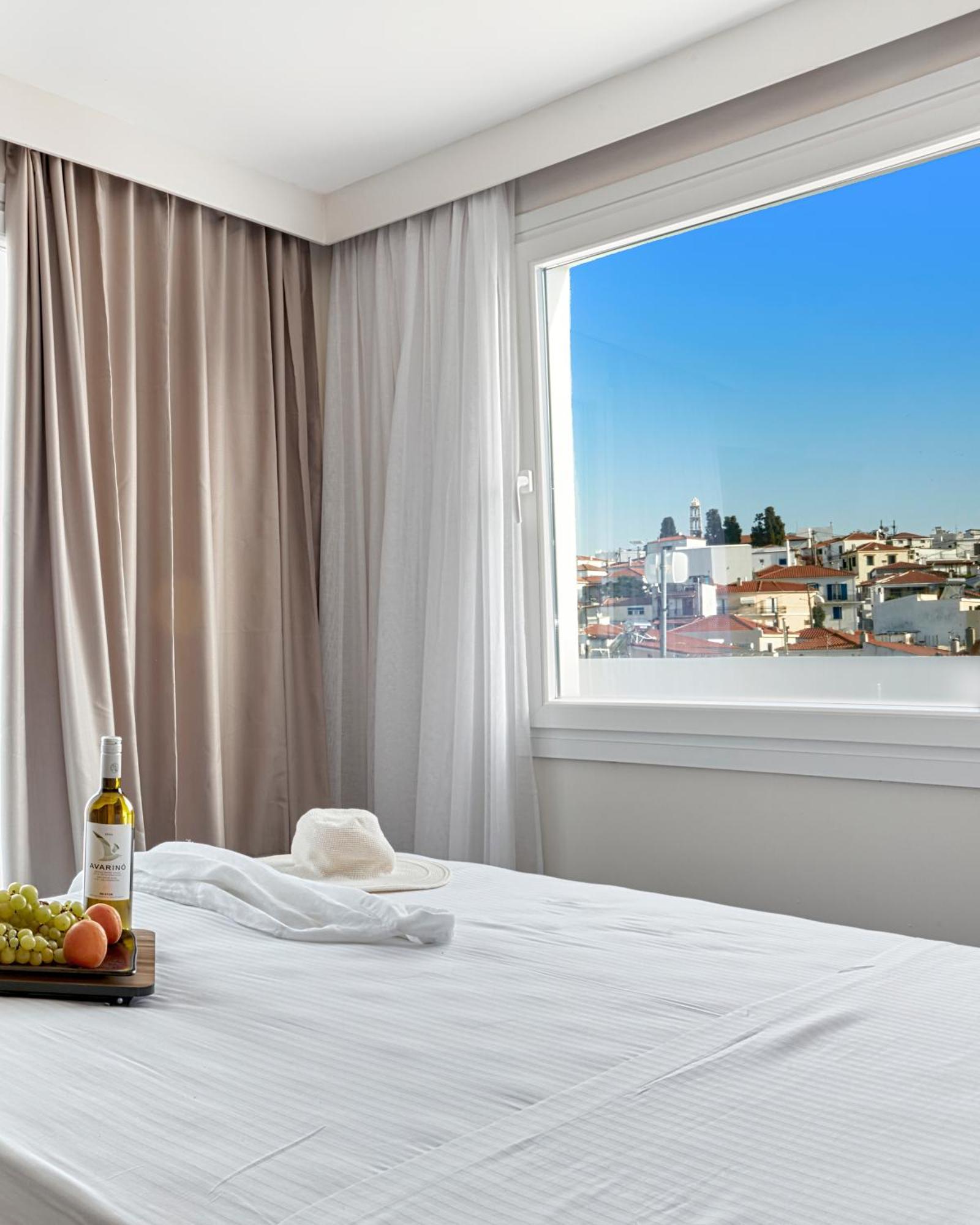 Atlas Suites Skiathos Town Exterior photo